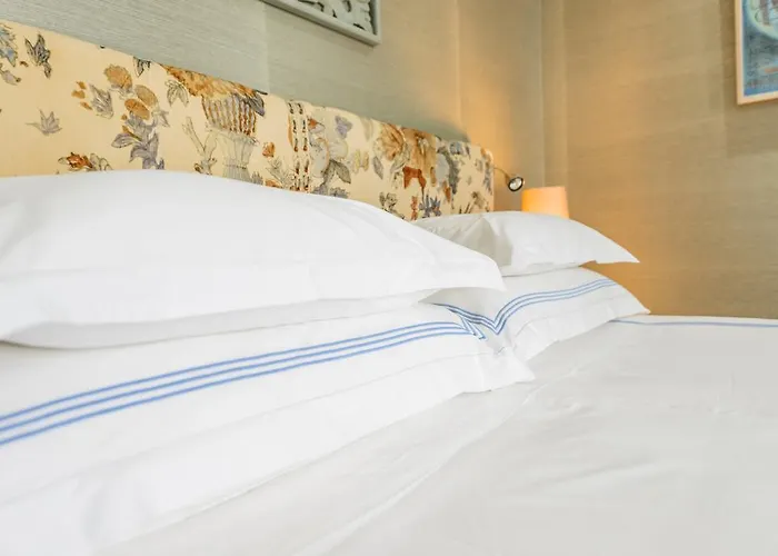 #1101 Cartwright - Chic Downtown Apartment